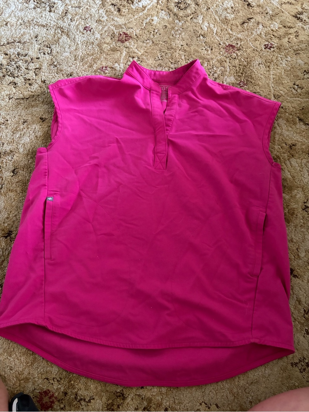 FIGS Technical Collection scrubs top XS like new hot pink medical scrub